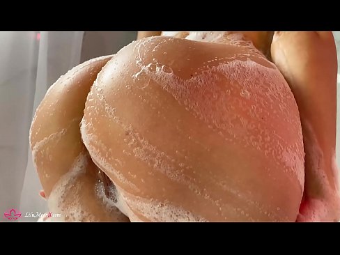 ❤️ Brunette Masturbates obo pẹlu Vibrator to Intense Orgasm ni Shower Ohun onihoho ti ile ❌