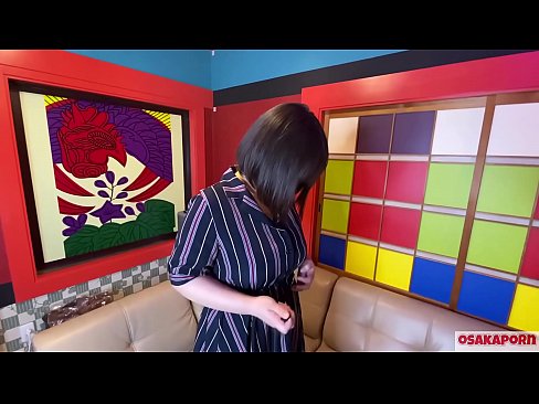 ❤️ Cutie Japanese pẹlu awọn omu nla ṣe baraenisere pẹlu awọn nkan isere ibalopọ ati pe o ni orgasm kan. O sọrọ ninu ifọrọwanilẹnuwo kan nipa iriri onibaje rẹ. Awọn ori omu nla ati obo ti o ni irun ti n kerora. Osaka onihoho Ohun onihoho ti ile ❌